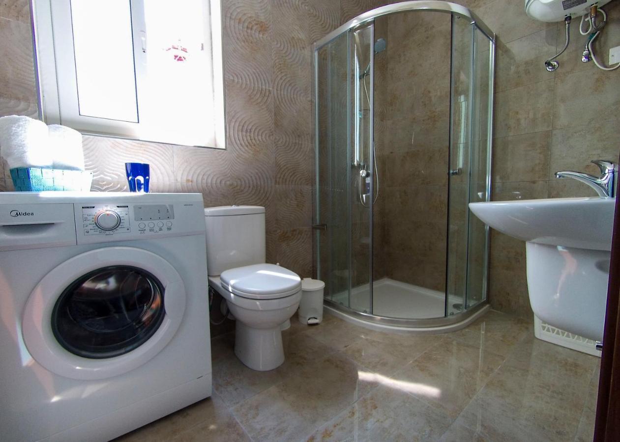 F12 Room 2, Private Room Two Single Beds Privated Bathroom In Shared Flat Мсіда Екстер'єр фото