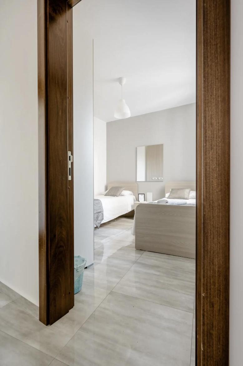 F12 Room 2, Private Room Two Single Beds Privated Bathroom In Shared Flat Мсіда Екстер'єр фото